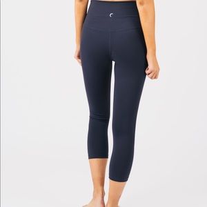 Navy Capri leggings, size 8-10